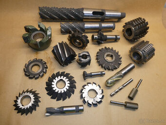 Predám frézy, nože, preťahovacie trny a pilníky - 1