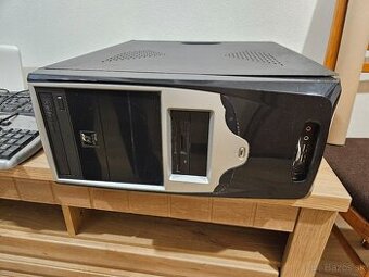 stolový počítač - 1