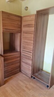 Predám 3 kuchynské rohové skrine