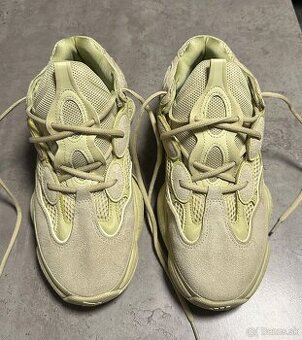 Predám Adidas Yeezy 500 Super Moon Yellow, 45 1/3
