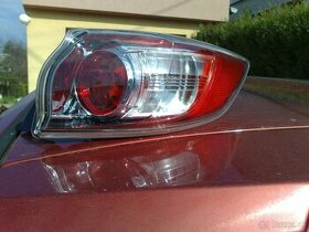 Predám úplne nové zadné pravé svetlo Mazda - lacno
