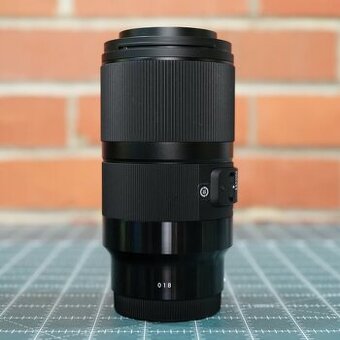 SIGMA 70mm f/2.8 DG Macro Art Sony E-mount
