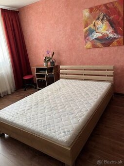 velka 1,5 lozkova postel