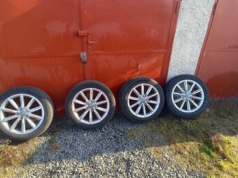 Elektróny Audi s letnými pneumatikami