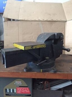 Otočný zverák 125mm