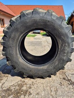 Traktorove pneumatiky. Gumy .600/70R30