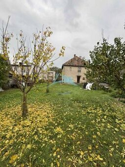 NA PREDAJ: Priestranný poschodový rodinný dom Obec Vinica, o