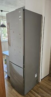 Chladnička s mrazničkou LG, ročník 2022