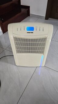 Predám odvlhčovač vzduchu Master DH 720