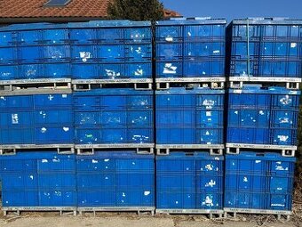 Plastové bedničky+kovová paleta+dekel