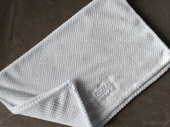 Biela deka pre bábätko