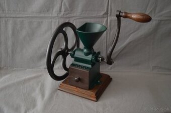 Mlynček na kávu Peugeot  C 1