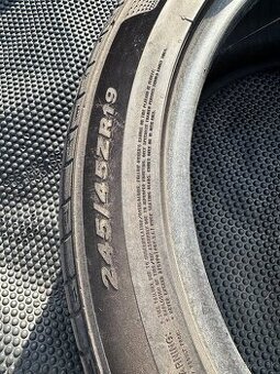 Letne pneu 245/45R19 Nexen Nfera sport