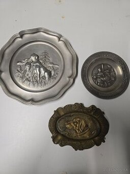 Starožitné taniere a popolnik