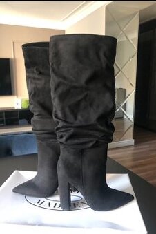 Steve Madden - semišové čižmy