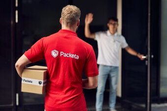 Kuriér PACKETA