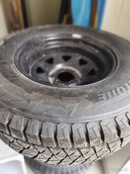 Bridgestone Blizzak DM-V2 265/65 R16