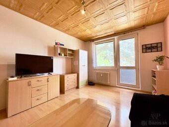 NA PREDAJ 2 IZB. BYT PREROBENÝ NA 3 IZB., 64M2, ŠTEFÁNIKOVA