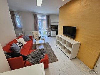 Veľký 3 izb byt, 85m2, zariadený centrum KE Poštová, balkón