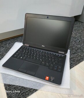 DELL Latitude E7240 - i5 / 4GB RAM / 128 GB SSD /
