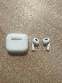 Apple AirPods 3 – ako nové, nevhodný darček
