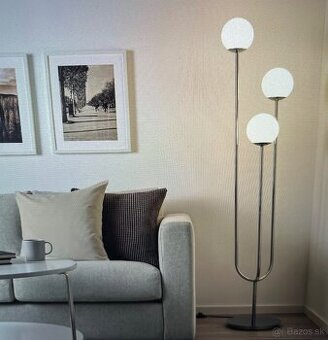 Predam stojaciu lampu