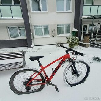 horský bicykel TREK MARLIN 8
