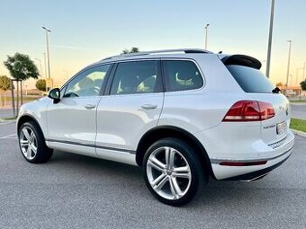 VW Touareg 3.0 TDI V6 221 kW R-Line – vzduch, Webasto, pano - 1