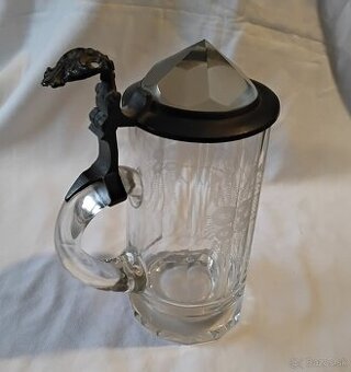 Stary skleneny krigel s poklopom, gravir