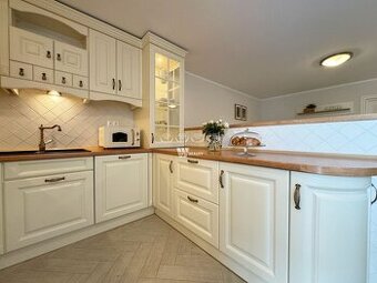 PRENÁJOM: 3-izbový, zariadený byt v novej nádstavbe v KNM