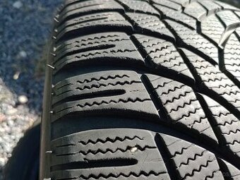 Predam 2ks pneu 215/50/r17 zimne 95V Lassa