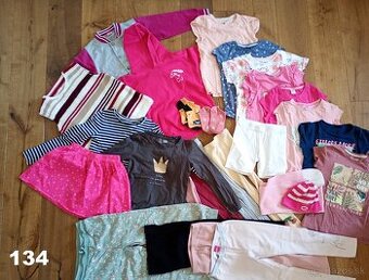 Balik oblečenia pre dievča, veľ.134, posta GRATIS