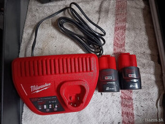 Predám Nabíjačka + aku set. M12 C12C + 2x 2ah