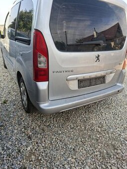 Rozpredám Peugeot Partner Tepee 1.6Hdi 66kw 9HX