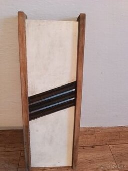 STARY STRUHAK NA KAPUSTU