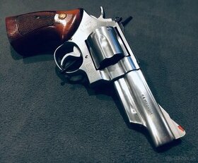Revolver Smith & Wesson mod. 629 4” kal. 44 Magnum