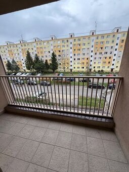 Predám 3 izbový byt v Brezne - Mazorníkovo