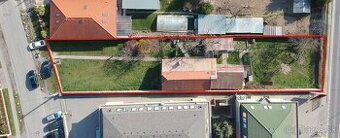 Na predaj veľký pozemok 1113m2 so starším rodinným domom