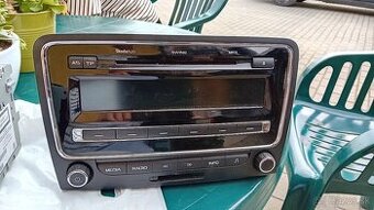 Originál rádio skoda octavia,superb 2ks kus100e