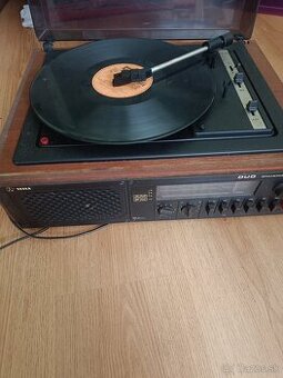 gramofón Tesla plus LP platne