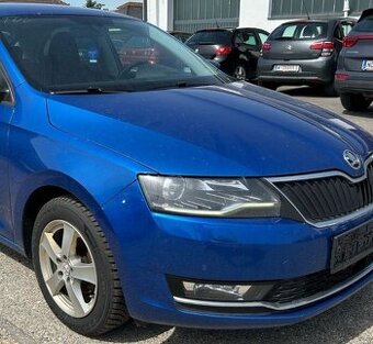 Škoda Rapid.