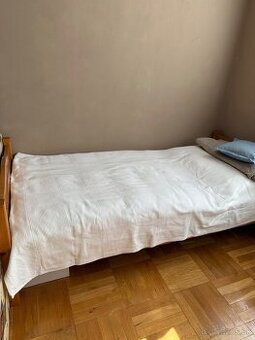 Študentská posteľ