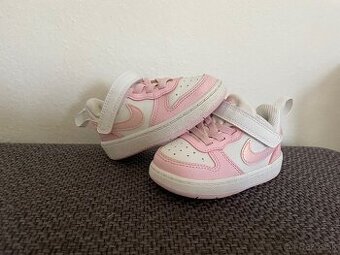 Detsky tenisky Nike (r. 21)