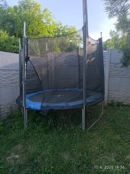 Trampolína