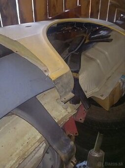 Skoda 120l predny pravý blatnik+plastove podblatniky