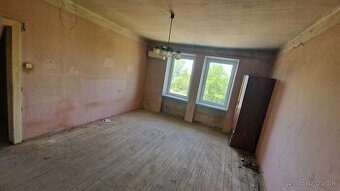 Štúrovo, Železničný rad, 2i byt, 81 m2