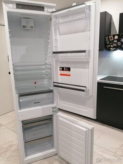 Vstavana chladnicka Whirlpool