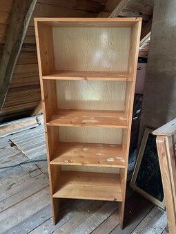 Predam drevené Police.