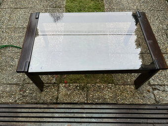 konferenčný stolík