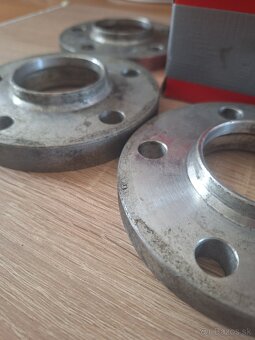 Podlozky na auto , rozsirovacie